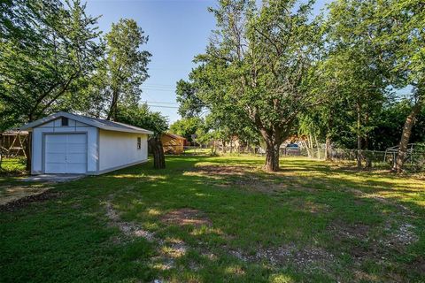 A home in Everman