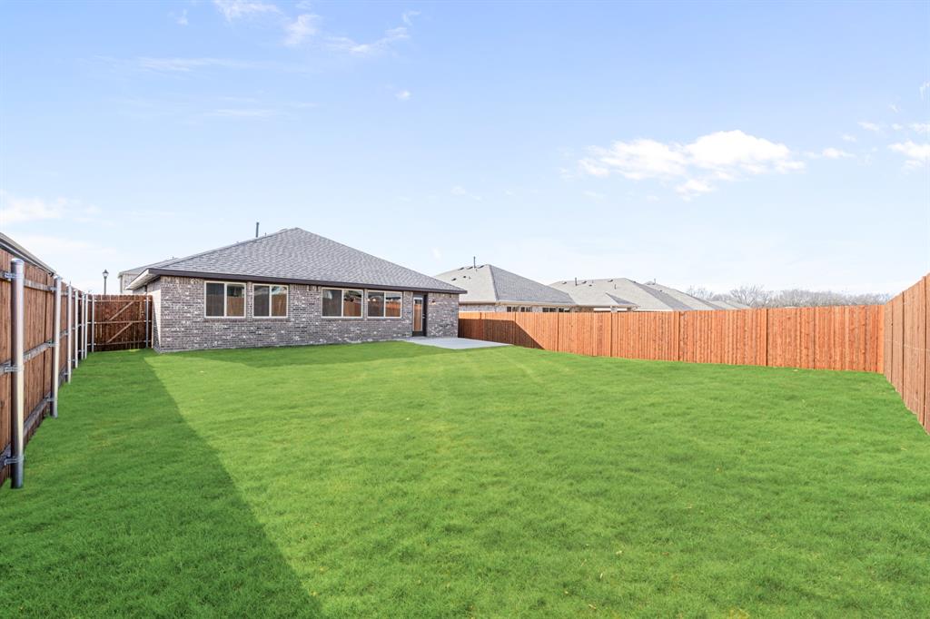 Eagle Glen Elements - Residential