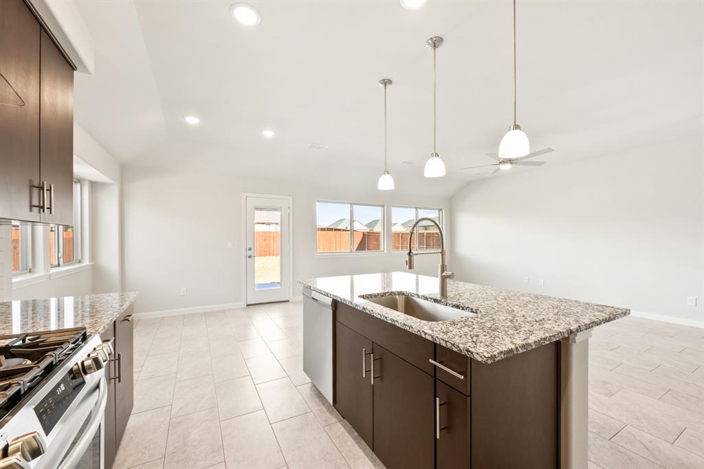 Eagle Glen Elements - Residential