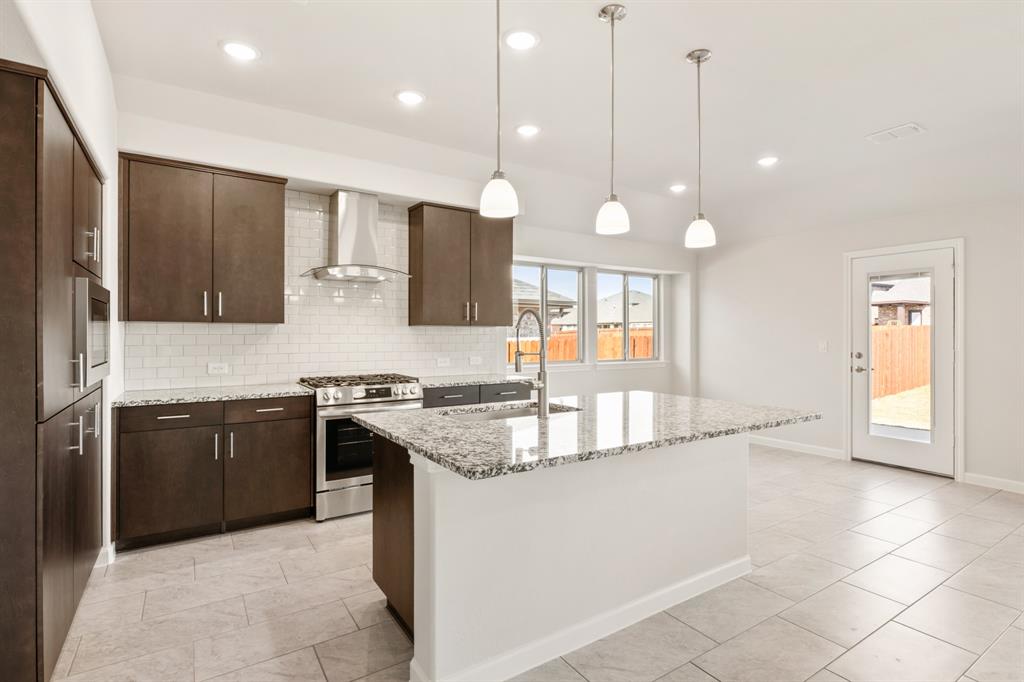 Eagle Glen Elements - Residential