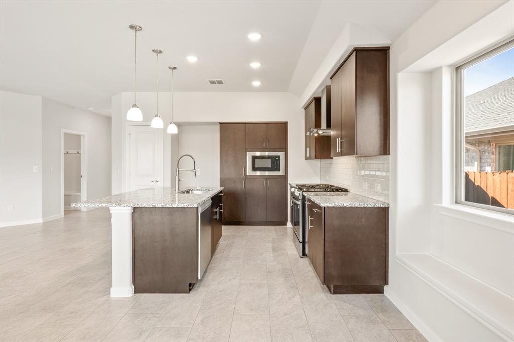 Eagle Glen Elements - Residential