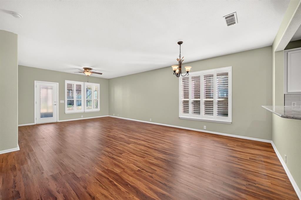 3805 Pineoak Lane