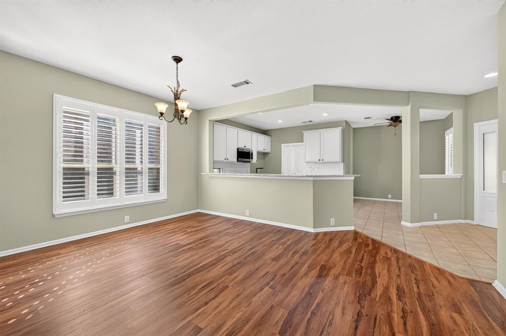 3805 Pineoak Lane
