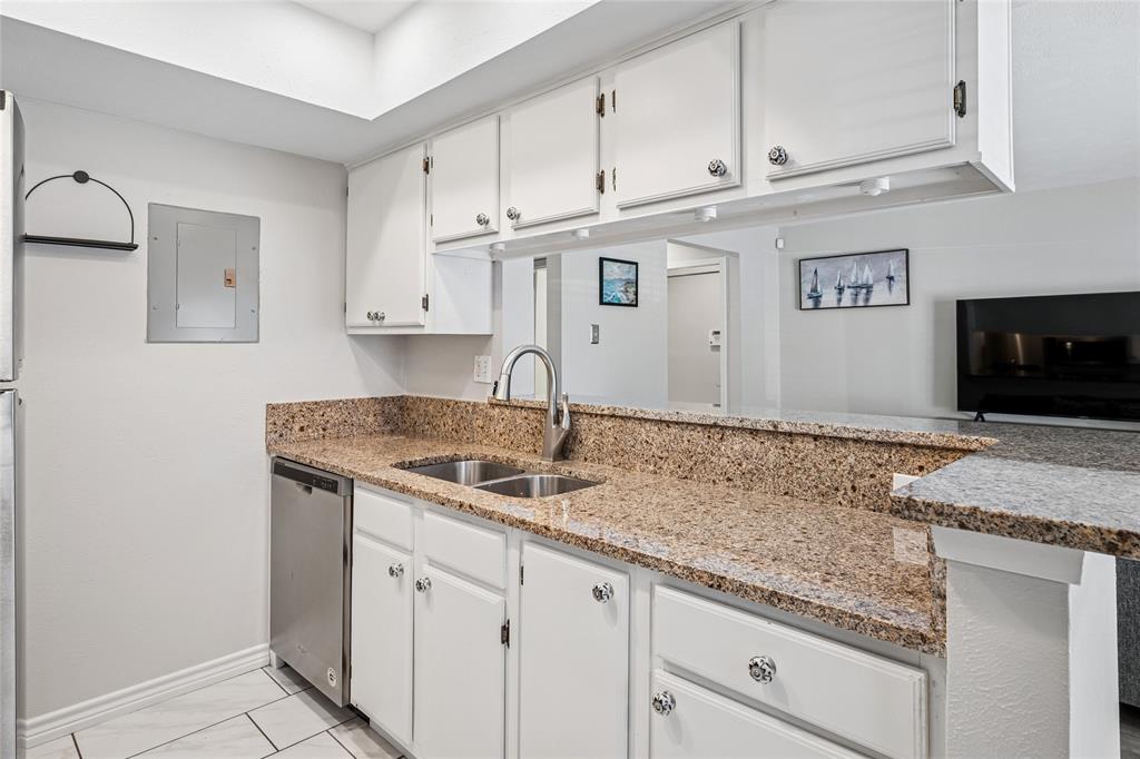 Garland, Texas 75043, United States, 2 Bedrooms Bedrooms, ,2 BathroomsBathrooms,Residential,Active,82259