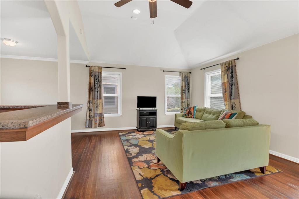 10203 Northlake Drive