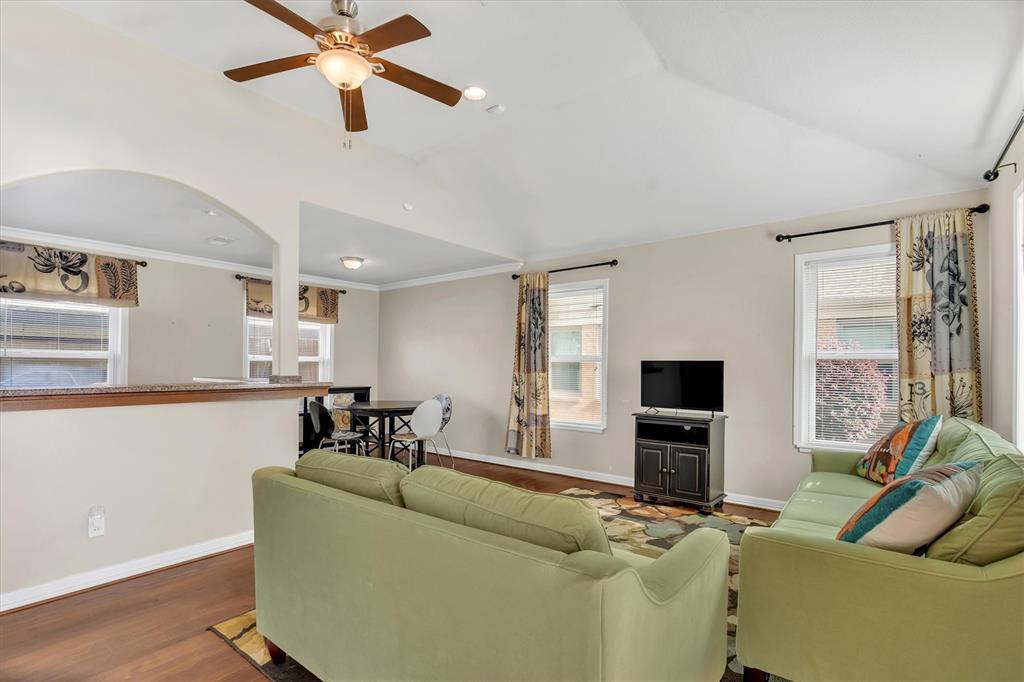 10203 Northlake Drive