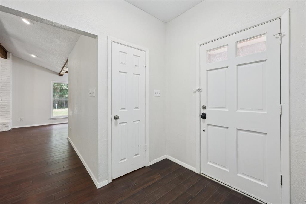 2417 Meadow Court
