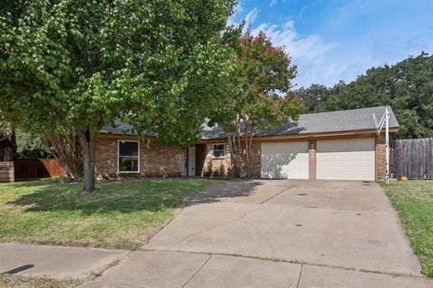 2417 Meadow Court Bedford TX 76021