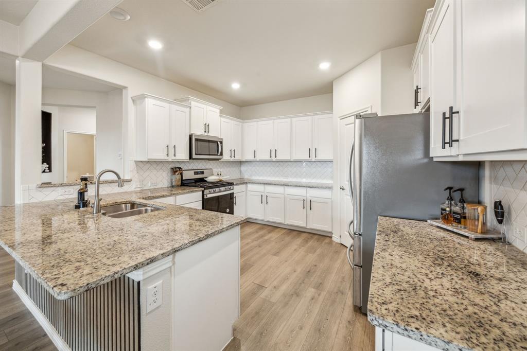 7520 Paramount Drive