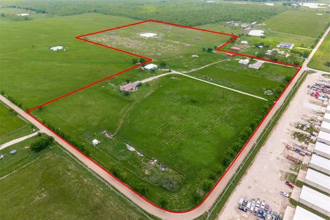 Photo of 9562 County Road 147, Kaufman, TX 75142 (MLS # 21246435)