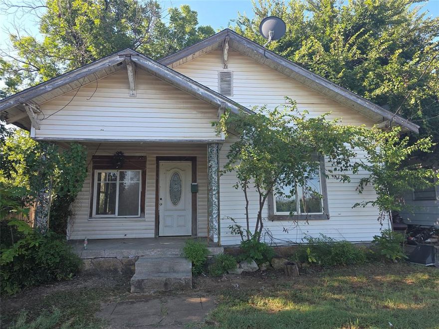 Welcome to this promising investment opportunity or starter home located at 905 W Walker Street in Breckenridge, TX. This 3-bedroom, 1-bathroom house offers 1,302 square feet of living space on a manageable 0.10-acre lot.

The home features a convenient first-floor laundry room and two dedicated outdoor parking spaces. also outdoor storage. With public water and sewer connections, the property is a straightforward candidate for a light renovation. Requiring mostly cleanup, this home is an ideal project for those with a vision for modern updates and a desire to create a personalized living space.

This listing is available for individual sale at $50,000, but also presents the unique option to be purchased as part of a 3-property investment portfolio for $100,000.

Please submit all offers through Finaloffer.com.