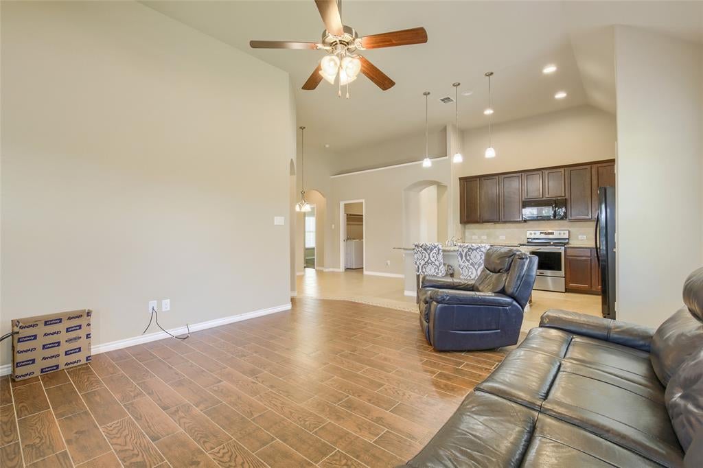 2400 Sabine Circle