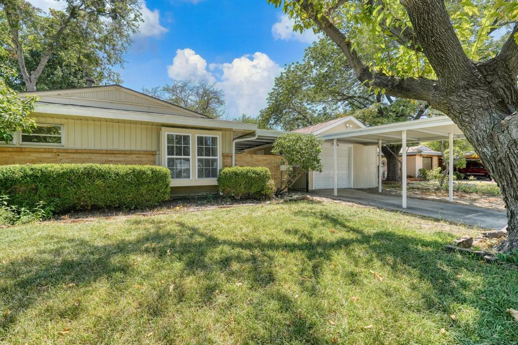 2442 Oates Drive