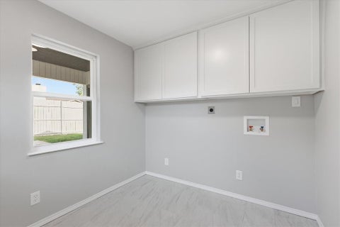 Tiny photo for 857 Twilight Trail, Grapevine, TX 76051 (MLS # 21339000)