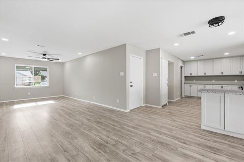 Tiny photo for 857 Twilight Trail, Grapevine, TX 76051 (MLS # 21339000)