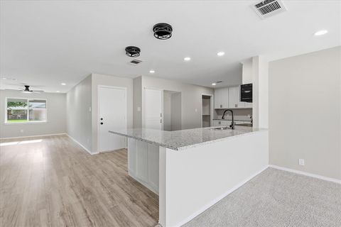 Tiny photo for 857 Twilight Trail, Grapevine, TX 76051 (MLS # 21339000)