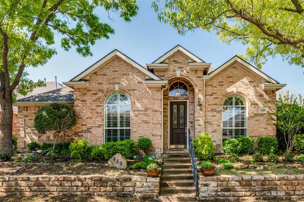 659 Woodland Way