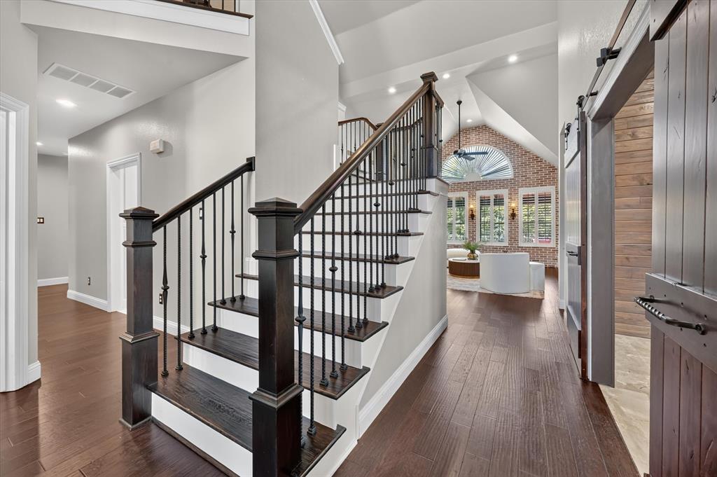 2621 Huntly Lane