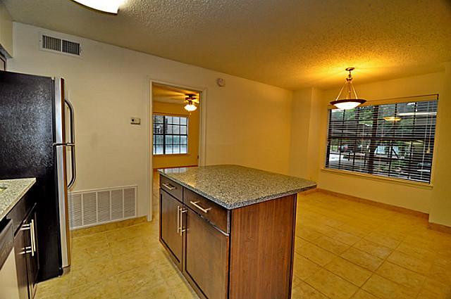 everwood apartments - Residential Lease