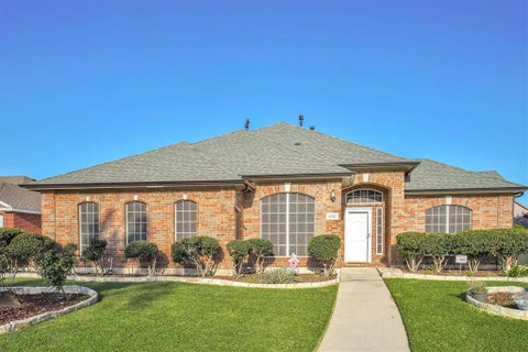 Photo of 4213 Forestedge Drive, Grand Prairie, TX 75052 (MLS # 21388386)