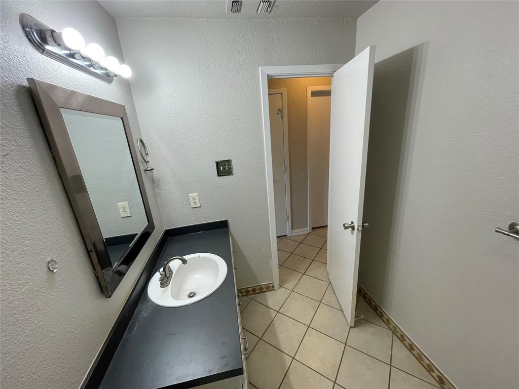 GREENMOUNT 1ST ADDN - Residential Lease