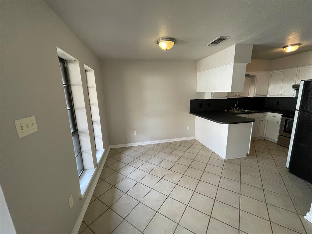 GREENMOUNT 1ST ADDN - Residential Lease