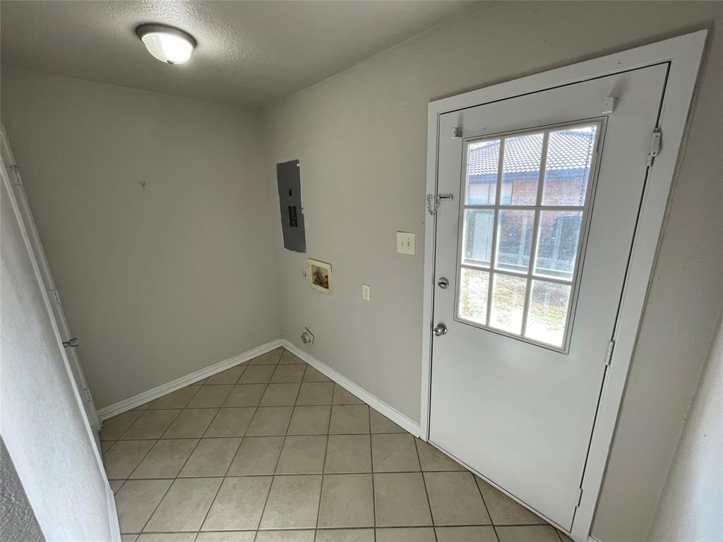 GREENMOUNT 1ST ADDN - Residential Lease