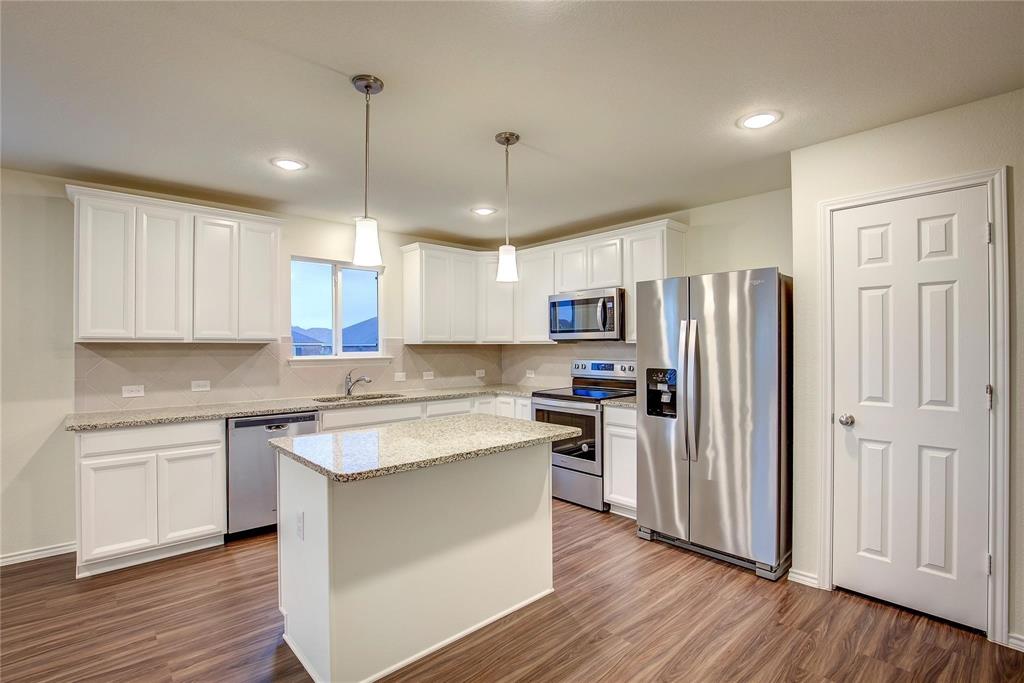 lake point - Residential Lease