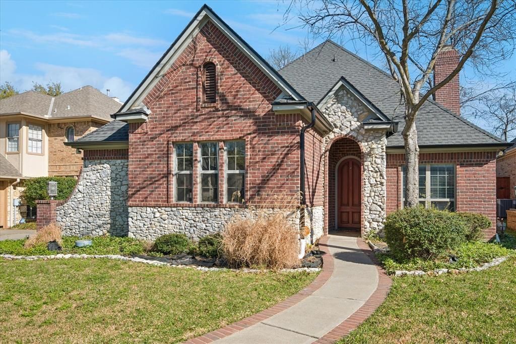 Photo of 2012 Tremont Circle, Denton, TX 76205 (MLS # 21195904)