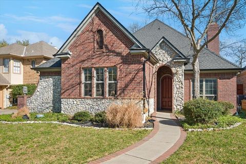 Photo of 2012 Tremont Circle, Denton, TX 76205 (MLS # 21195904)