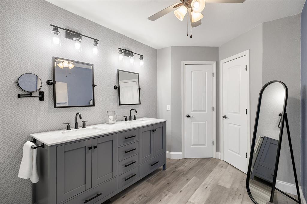 Mansfield, Texas 76063, United States, 4 Bedrooms Bedrooms, ,3 BathroomsBathrooms,Residential,Active,131230