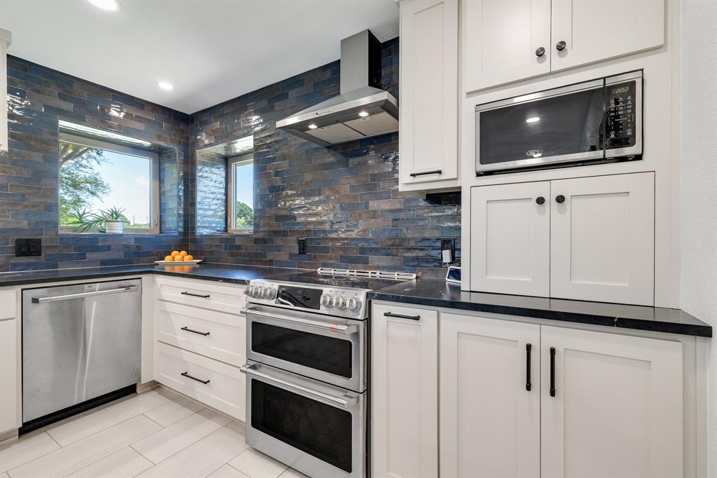 Mansfield, Texas 76063, United States, 4 Bedrooms Bedrooms, ,3 BathroomsBathrooms,Residential,Active,131230