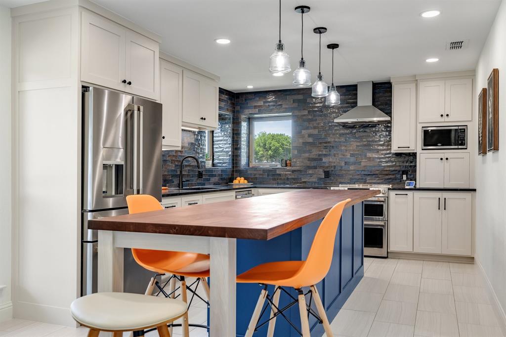 Mansfield, Texas 76063, United States, 4 Bedrooms Bedrooms, ,3 BathroomsBathrooms,Residential,Active,131230