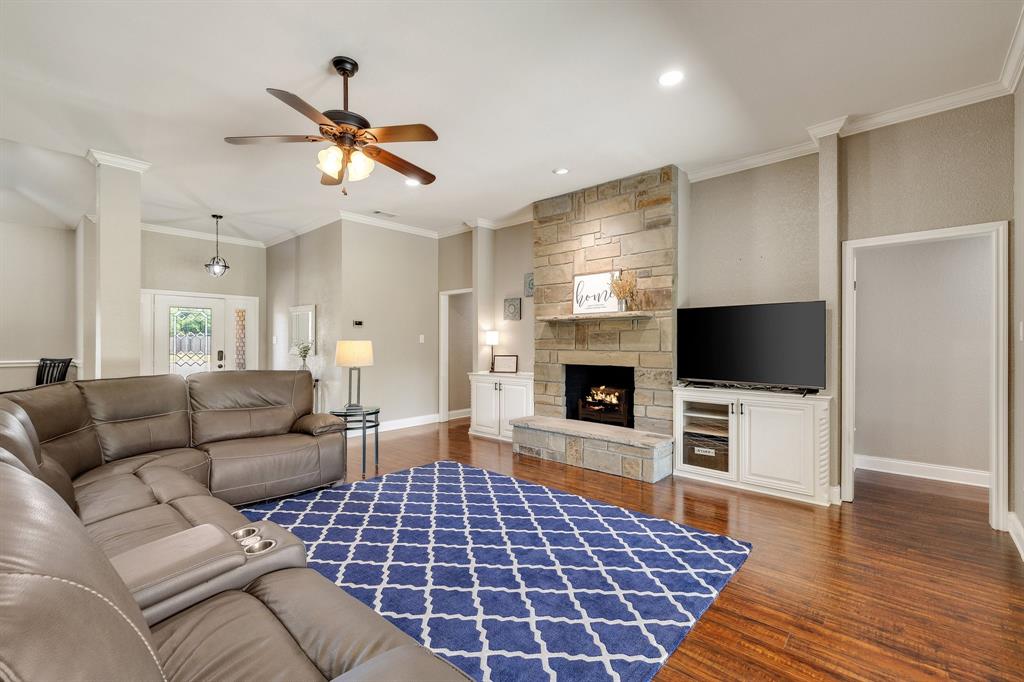 Mansfield, Texas 76063, United States, 4 Bedrooms Bedrooms, ,3 BathroomsBathrooms,Residential,Active,131230