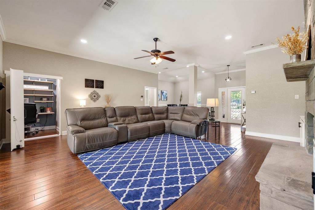 Mansfield, Texas 76063, United States, 4 Bedrooms Bedrooms, ,3 BathroomsBathrooms,Residential,Active,131230