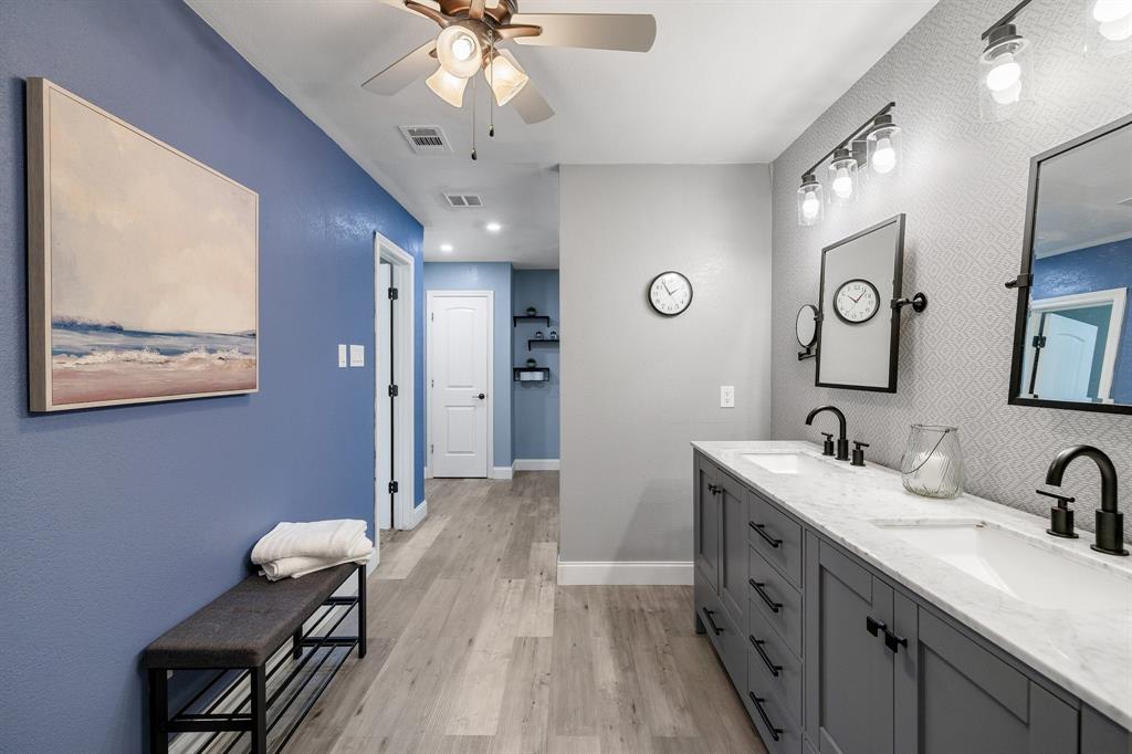 Mansfield, Texas 76063, United States, 4 Bedrooms Bedrooms, ,3 BathroomsBathrooms,Residential,Active,131230