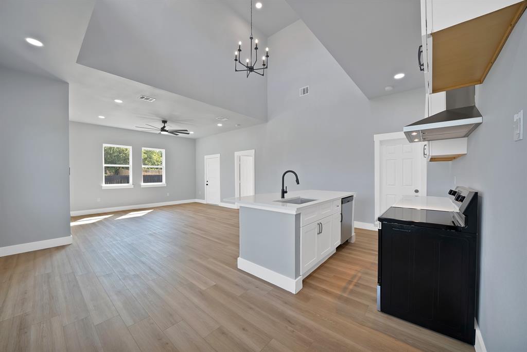 Lakeside Hills - Residential