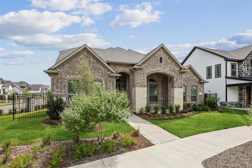 1017 Daisy Way