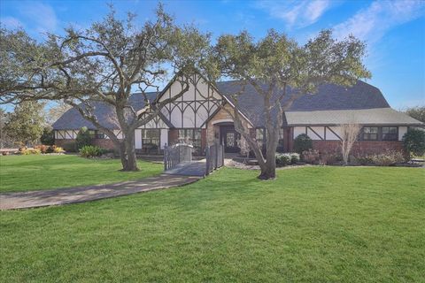 604 S Hampton Road Oak Leaf TX 75154