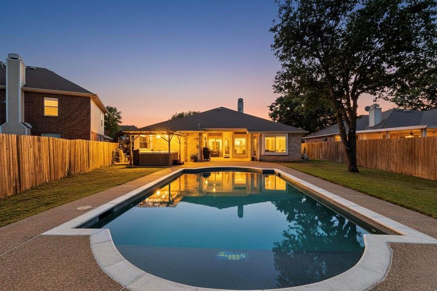 Welcome to 211 Ember Glen Dr. Located 15 minutes from the AT&T Stadium, with lots of restaurants and stores nearby for your convenience. This property offers a modern style and unique floorplan. It features 2 living rooms, a formal dining room, a breakfast room, and a luxury master bathroom with a separate tub. The huge backyard includes a large pool with plenty of space for entertainment and relaxation during summer.