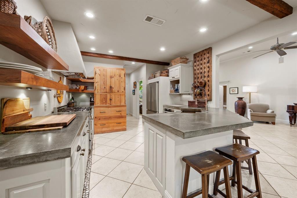 3914 Felps Drive