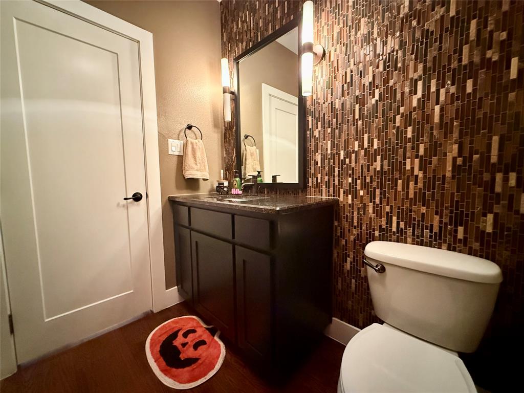 5404 Paloma Blanca Drive