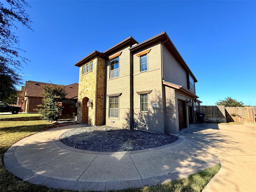 5404 Paloma Blanca Drive