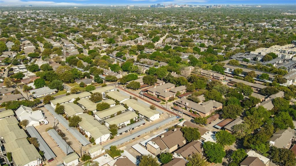 High Hollows Condo - Residential