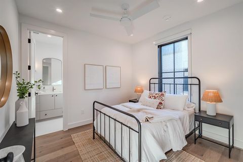 Tiny photo for 4128 University Boulevard #5L, University Park, TX 75205 (MLS # 21083143)