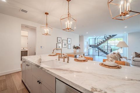 Tiny photo for 4128 University Boulevard #5L, University Park, TX 75205 (MLS # 21083143)