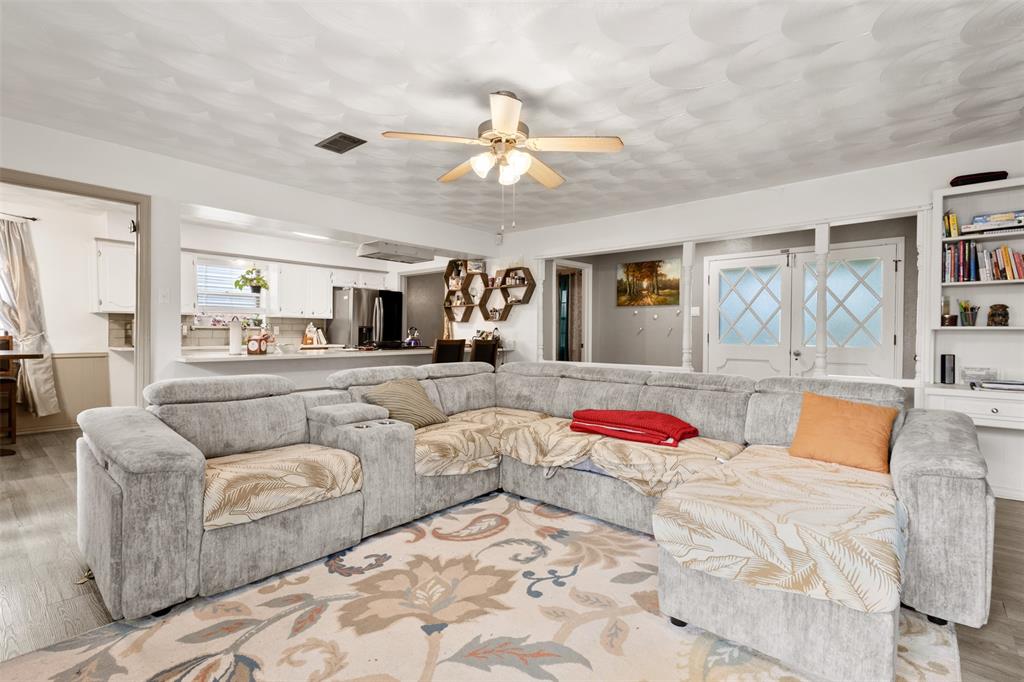Forest Hills 01 - Residential