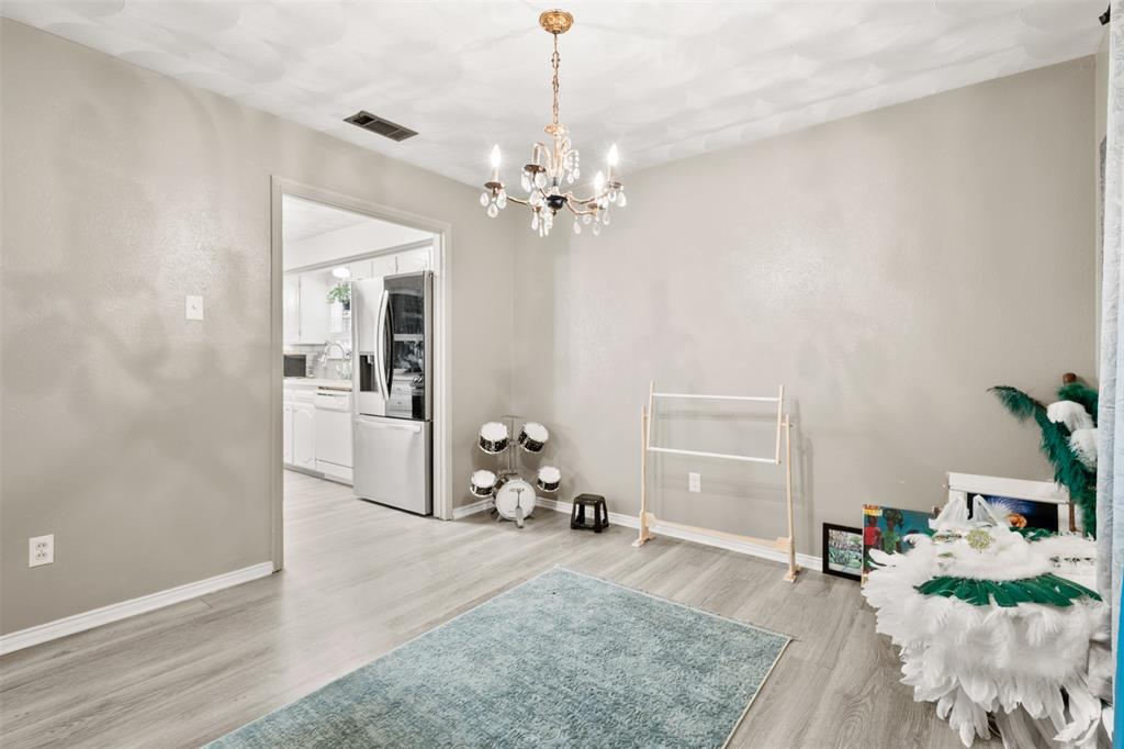 Forest Hills 01 - Residential