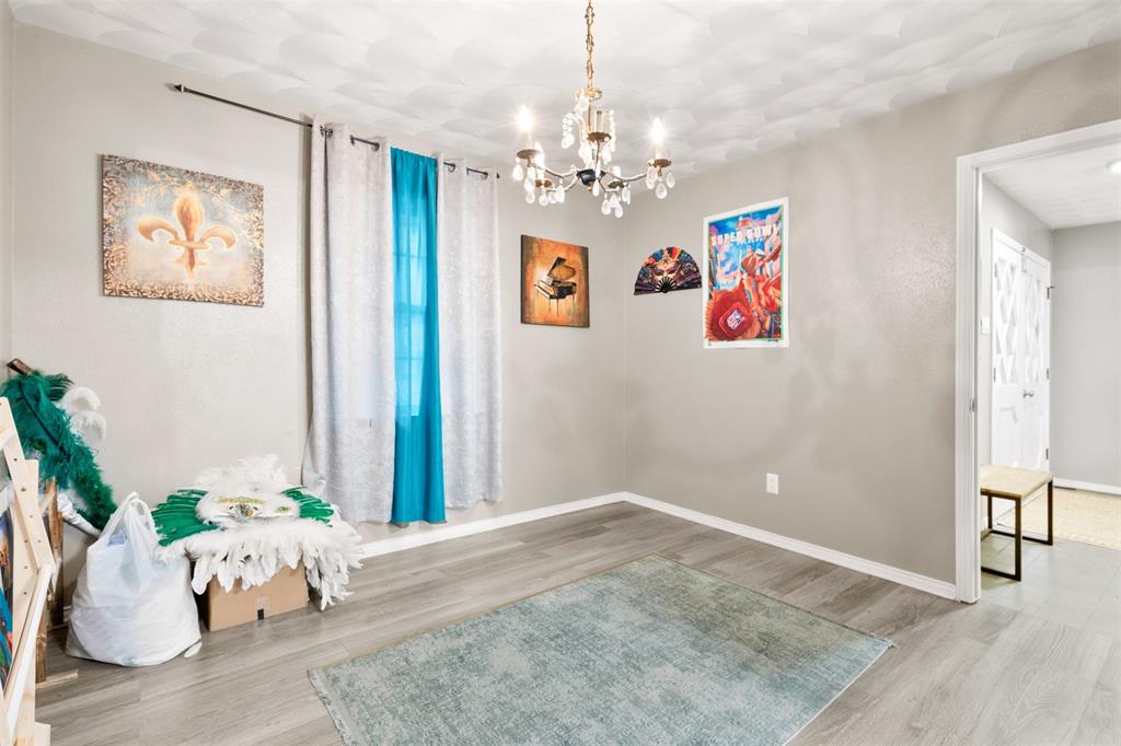Forest Hills 01 - Residential
