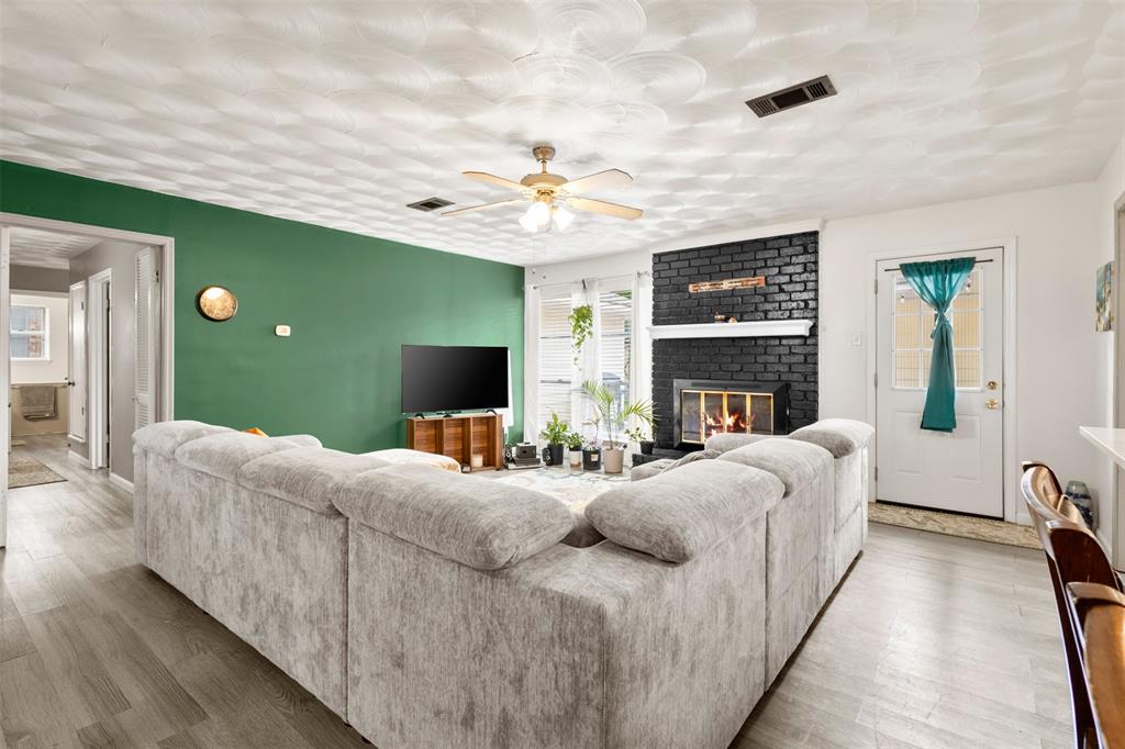 Forest Hills 01 - Residential